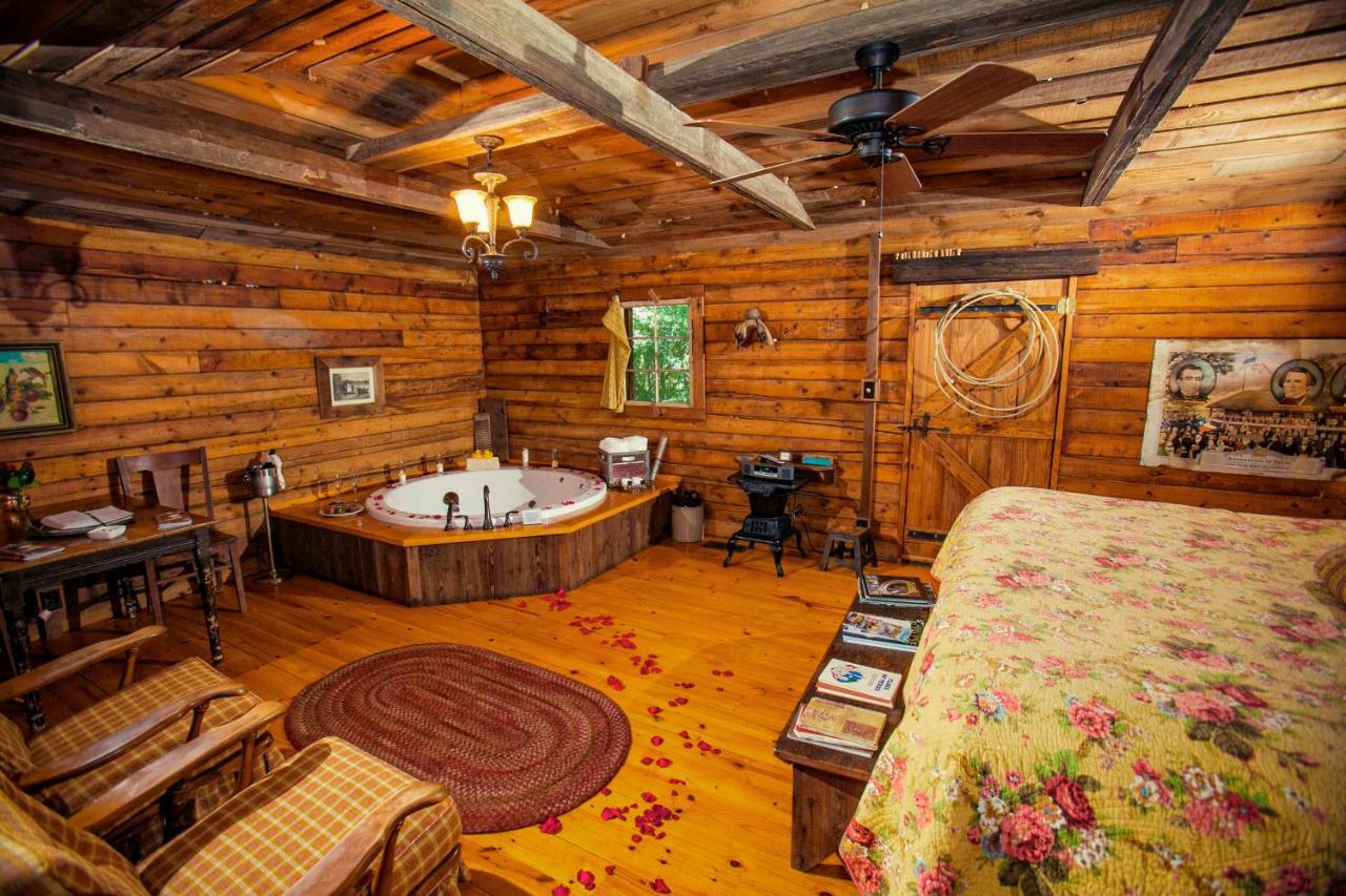 محطة كوليج 7F Lodge And Events المظهر الخارجي الصورة