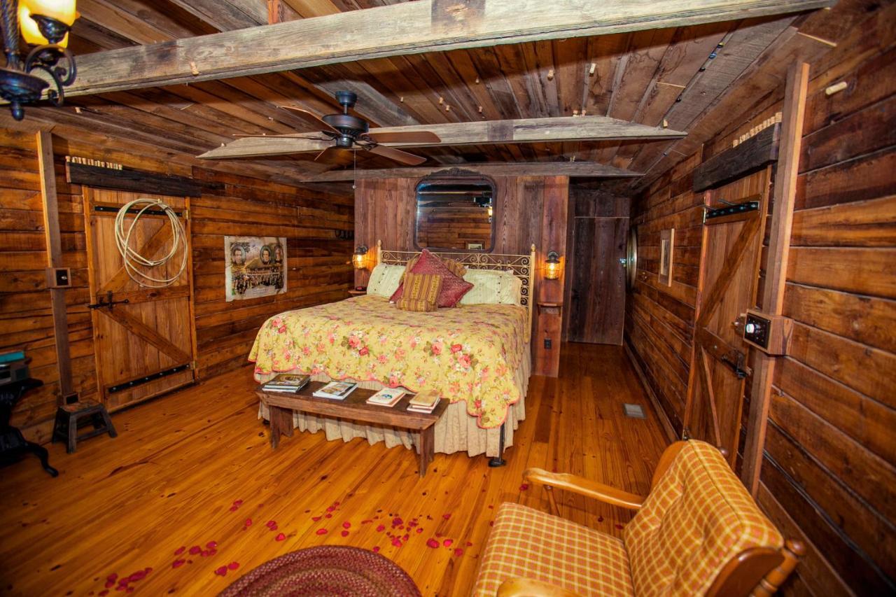 محطة كوليج 7F Lodge And Events المظهر الخارجي الصورة