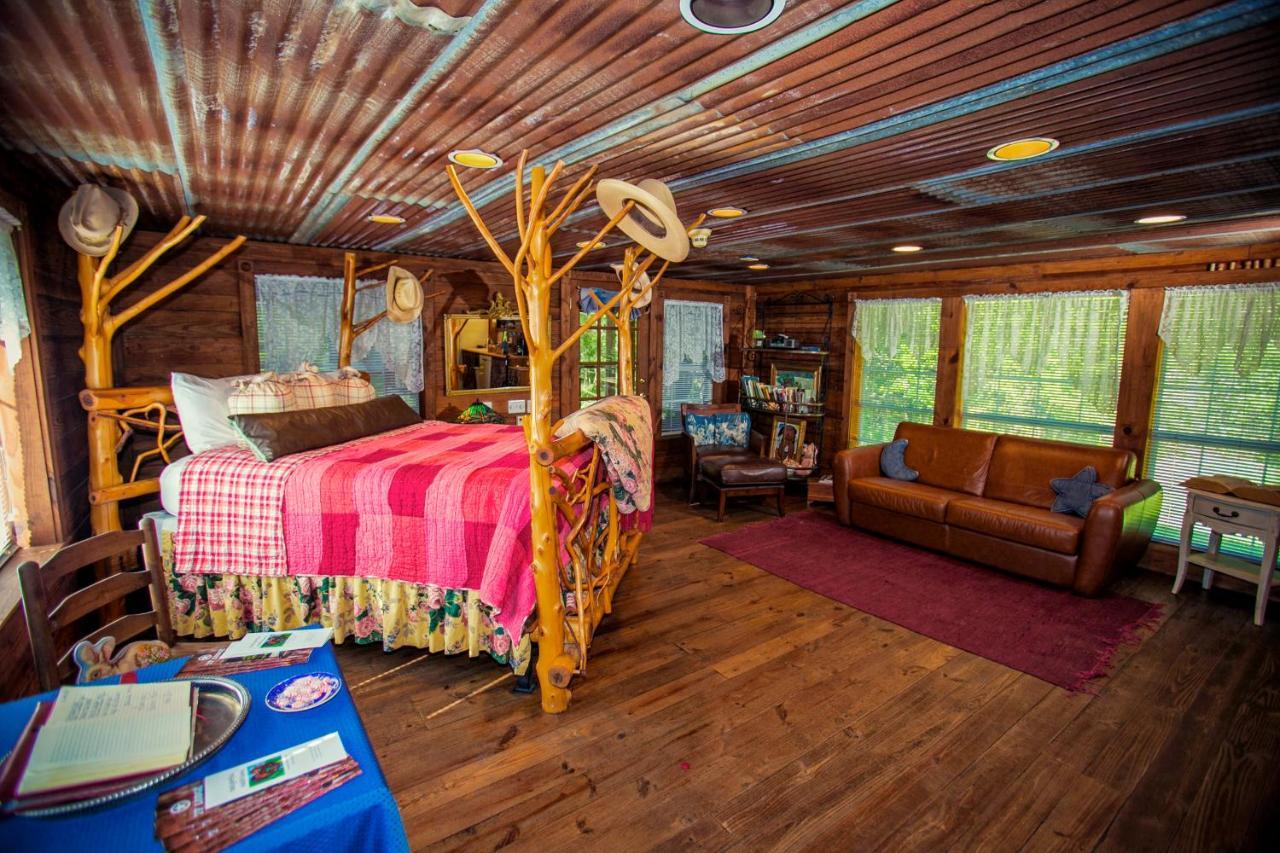 محطة كوليج 7F Lodge And Events المظهر الخارجي الصورة