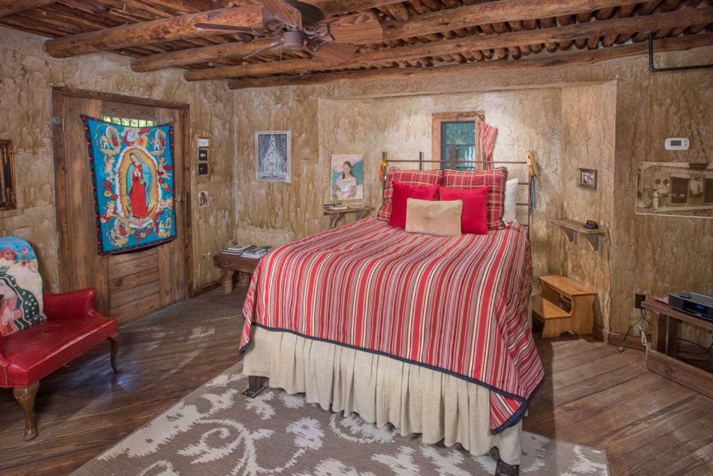 محطة كوليج 7F Lodge And Events المظهر الخارجي الصورة
