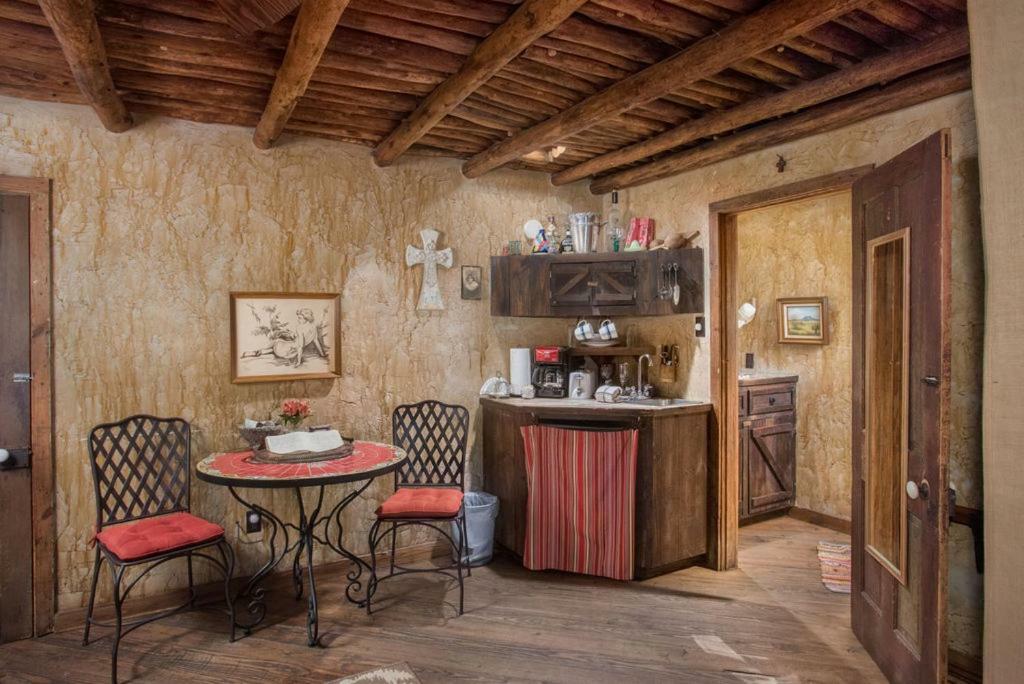 محطة كوليج 7F Lodge And Events المظهر الخارجي الصورة
