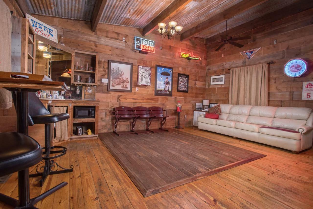 محطة كوليج 7F Lodge And Events المظهر الخارجي الصورة