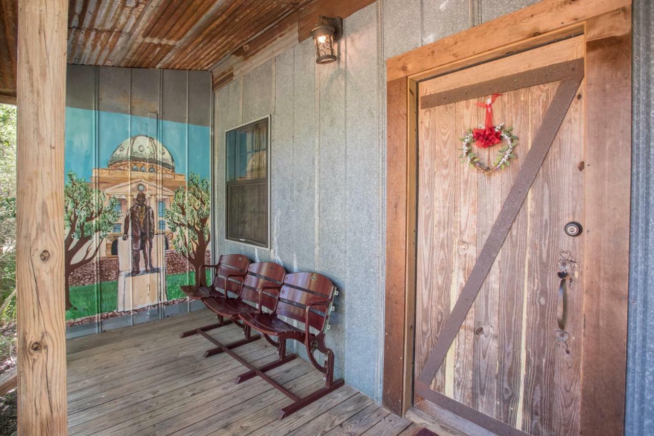 محطة كوليج 7F Lodge And Events المظهر الخارجي الصورة